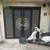 Bán nhà tầng 1 khu tập thể Nghĩa Tân 55m², ô tô đỗ cửa, sổ đỏ chính chủ, vị trí đẹp